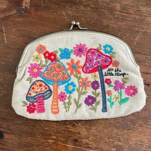 Natural Life embroidered coin purse - cream mushroom